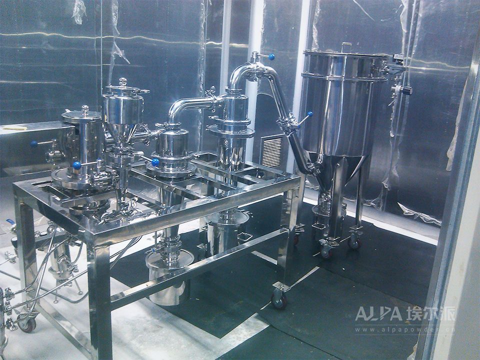 實(shí)驗(yàn)室三合一<a href=http://www.shuangluoxuan.cn/chanpin/27.html target=_blank class=infotextkey>氣流粉碎機(jī)</a>